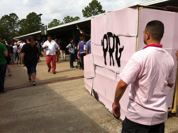 PigRigGrill's tweet photo. our taco truck stalking the #gangnam style flash mob #ReynoldsCookoff2012 http://t.co/WBq2vu6z
