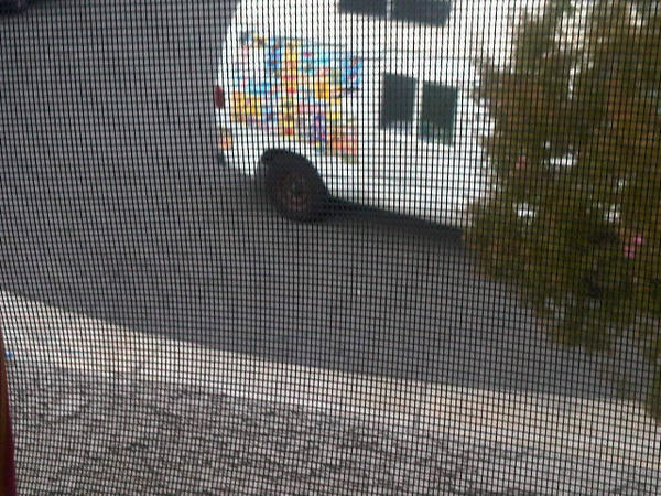 The icecream truck always wanna come on cold days -_-