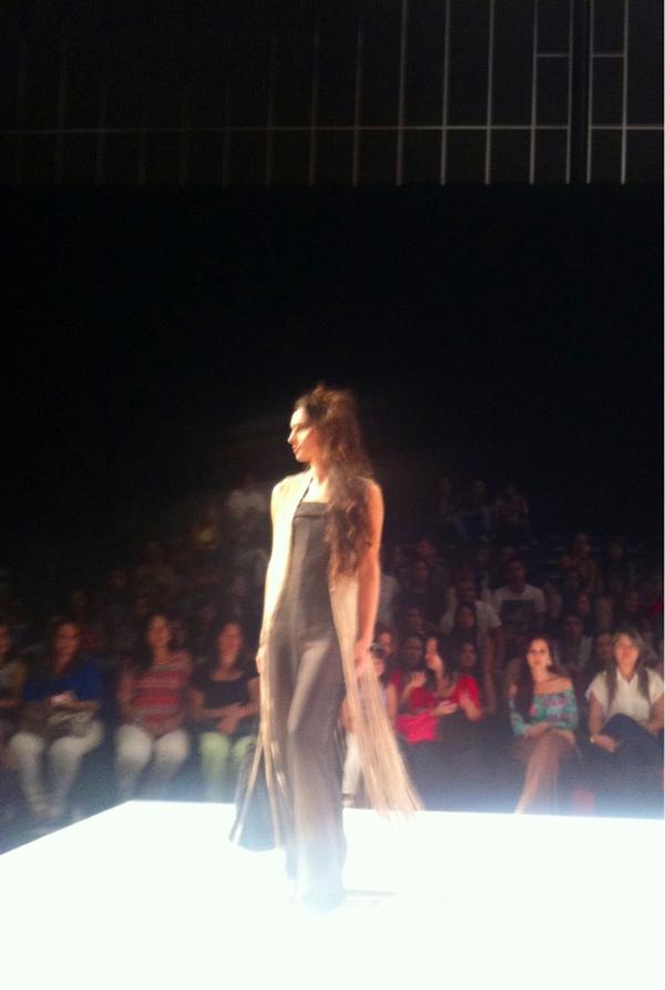 consueloguzman's tweet image. #andrealanda #estiloRCN 🎀