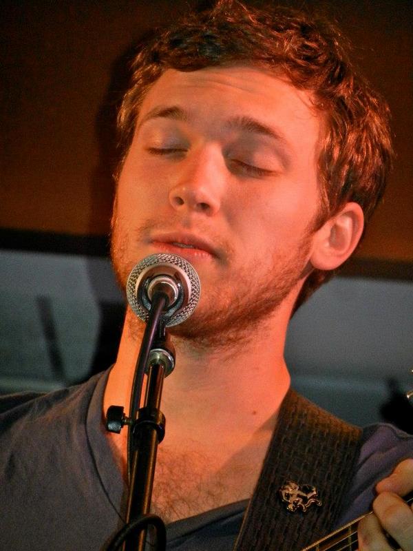BrittB2685's tweet image. #concertforacure @Phillips