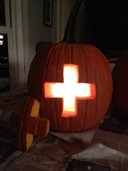 wharman's tweet photo. Look! @meredithkeybl made a #pumpkinofhope https://t.co/srHNvVfB