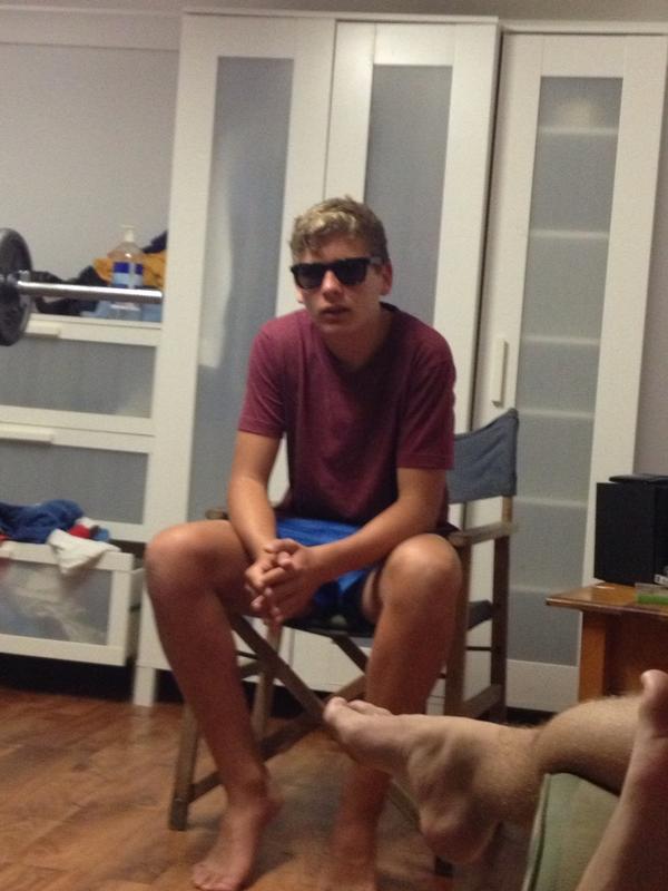 SendMeHelp's tweet image. 