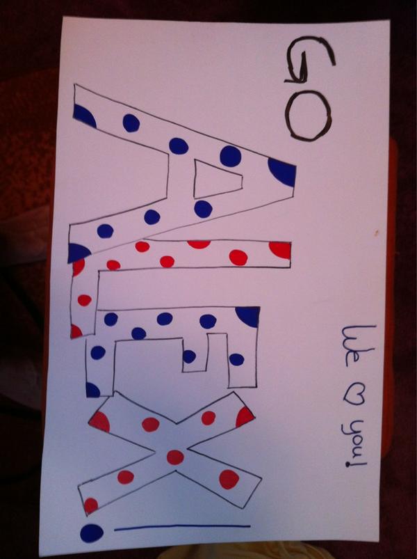 AlexPhilipps1's tweet photo. The sign that won me the race @kacieabs http://t.co/qXNtm34o