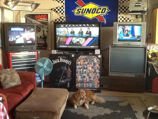 ChizIV's tweet photo. My Sunday race day seat! http://t.co/AyX9rvlK