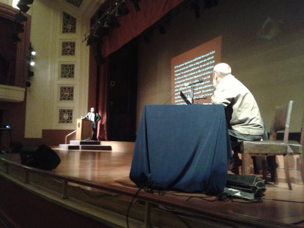 clichile's tweet photo. Ultimo panel del congreso, "Soberania tecnologica y patentes intelectuales" presentando Gonzalo Perera (Uru) http://t.co/VrnoAgY7