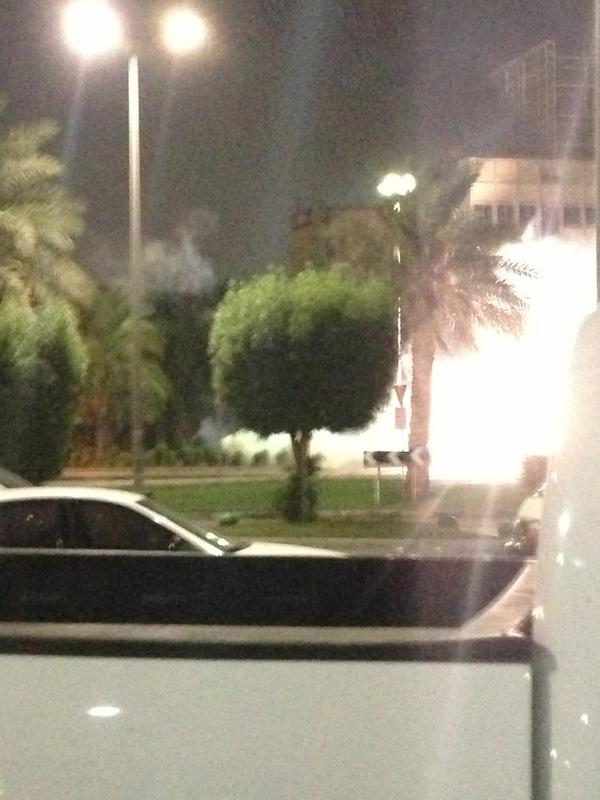 FalehMohammad's tweet photo. @_Abdulwahab_: عاجل/القوات تطلق القنابل الصوتية باتجاه مسيرة الخامسة باتجاه شارع الخليج http://t.co/COENy9GT