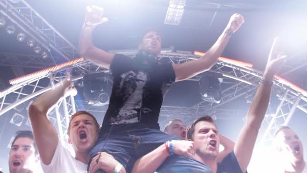 HardNewsNL's tweet image. What an awesome picture of last night at Inshock Overdose! Frequencerz, E-Force &amp;amp; Radical Redemption holding up Adaro!