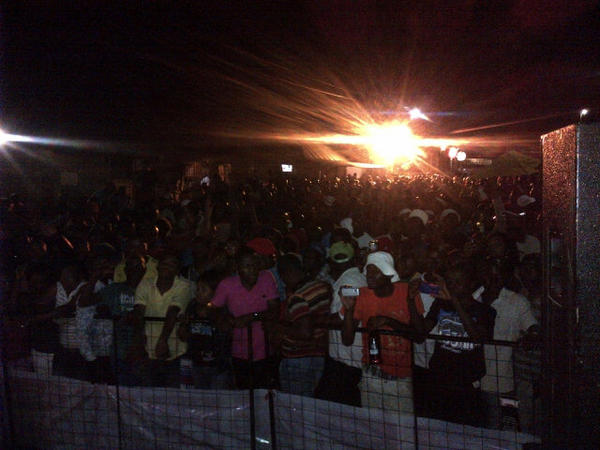 Lindartainment's tweet image. We're LIVE @Gordin, Nelspruit around KaBokweni wit @djmahoota &amp;amp; @Vetkuk its #SpringDayMusicExplosion  Let's GO!!!!!!!