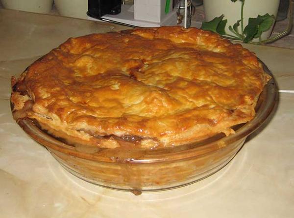fr3kysnail's tweet image. That a Huge, Pie-tastic #photo #RusticCooking RT @janestegerlewis: @fr3kysnail @pjdruddy Man pie!