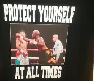 BeingLadyT's tweet image. How are #Draya and #Brooke going to get #boxingLessons from a guy that got knock da fugg out by @FloydMayweather