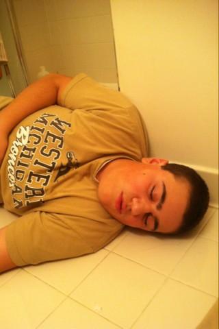 youngboncore's tweet image. #notfunctioning