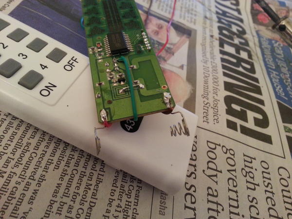 simon_thepiman's tweet image. A nice big glass of wine and a spot of soldering. #wildnight #howduino