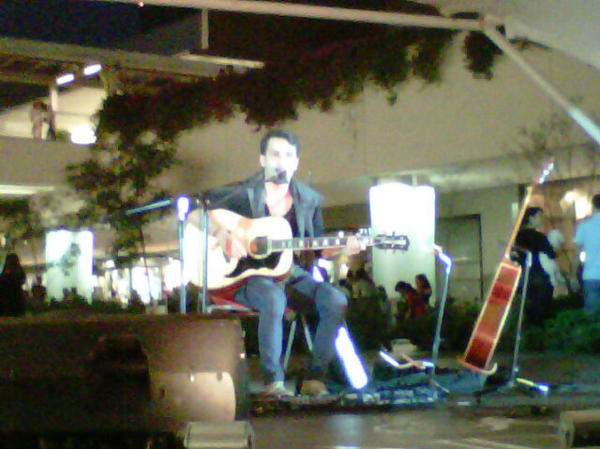 voritic's tweet image. Killin' it on stage @fernandomaresfa! #Andares #GDL #LoopMusic