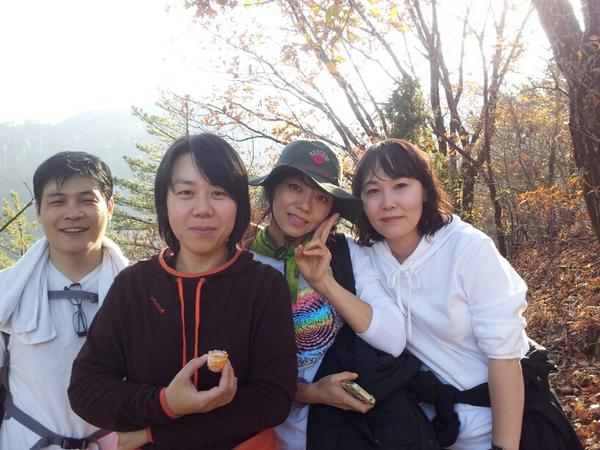mikypa23's tweet photo. ㅎㅎ 다리들 아프지 않으세요~~
그래도 정말 즐거운 산행이었습니다
다음 행사땐 이번 산행사진도 있겠죠!!
모두 자랑스럽고 사랑스러웠어요 http://t.co/Ym4ryIP8