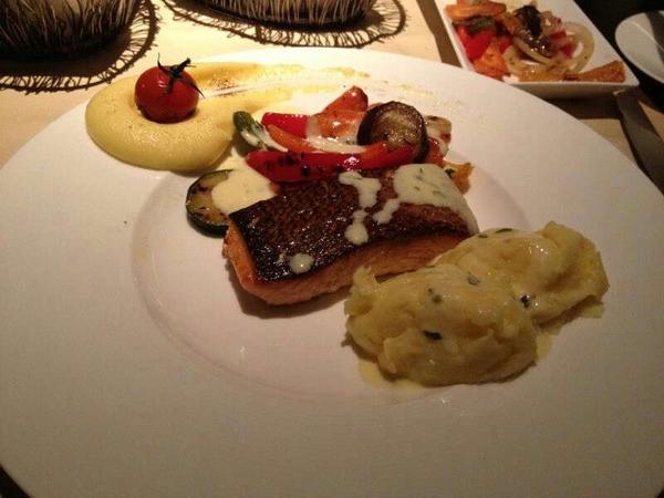curryrepublic's tweet photo. Salmon and mash mmmmmmm http://t.co/nNebc3jy