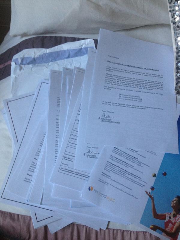 Wilson_Laura's tweet image. Tbf my new contract isn't even that big... #HelloNewJob #Signaturin'ell