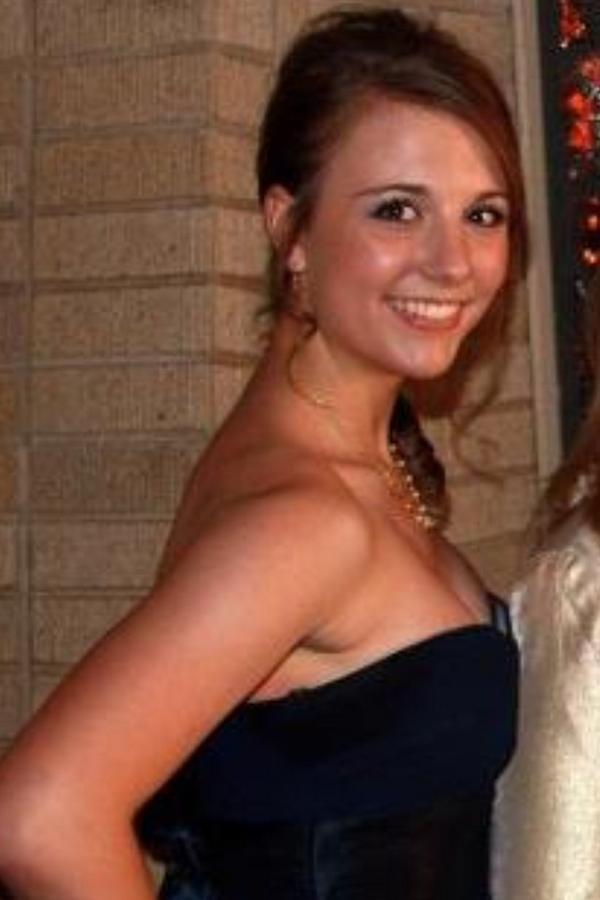 mc2craigg's tweet image. Isn't Brooke the hottest girl ever? #lovher @Brooke_Manley11