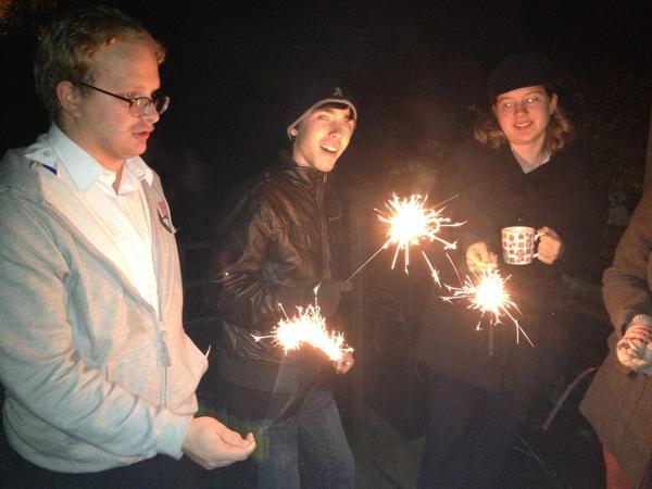 WhitmoreJonny's tweet photo. Prayer sparklers with Bedford youth group. Pass the flame as you pass the prayers round the circle. #sendthefire http://t.co/wPziri69