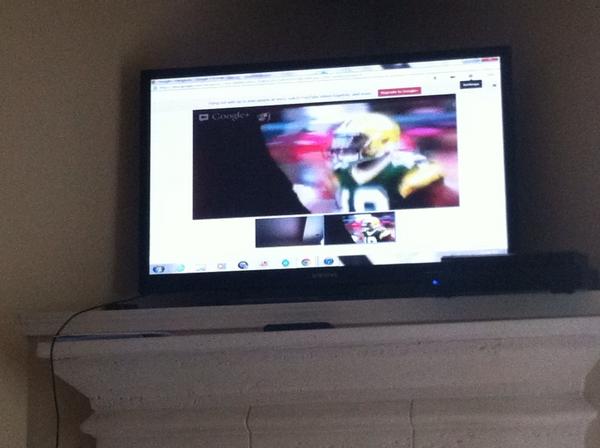 jennifer_adele9's tweet image. Gchat session with @The_Orig because the packers aren't on regular tv in MN. @eestanly #packerlover