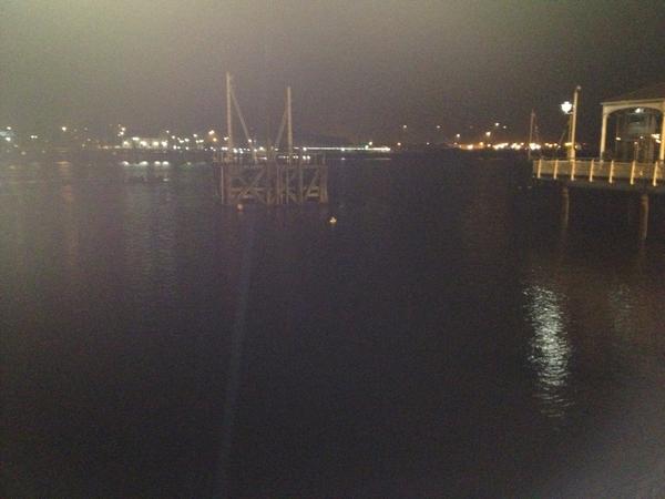 SpanishPostman's tweet photo. #phlaimeaux the little dot is one lone swan in Cardiff Bay waiting for you David. Top show tonight! http://t.co/nJaP2VUu