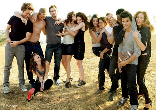 lauNg_22's tweet photo. Awsome! @IMRbrtPattinson @ImMzStewart @peterfacinelli @jacksonrathbone @kellanlutz @@AshMGreene_Priv @PersonalTL xxx http://t.co/eYlrsxg8"