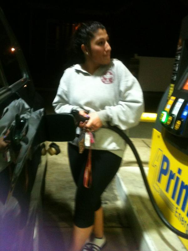 warea10's tweet image. She&apos;s new at this @nairilh #somanyproblems