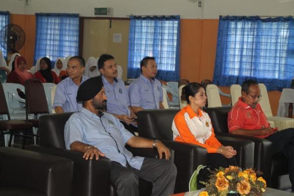 prsgblh's tweet photo. KEMPEN KESELAMATAN JALANRAYA http://t.co/nPuRmG0i