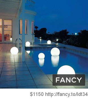 Ruidatou's tweet photo. Moonlight Globe Lights http://t.co/JtPN59Vi via @thefancy http://t.co/zmbiSh9J