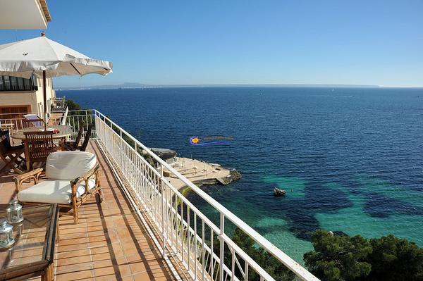 Ferienwohnung in erster Meereslinie in Illetas - Mallorca mallorca-holiday-letting.com/ferienobjekte/…