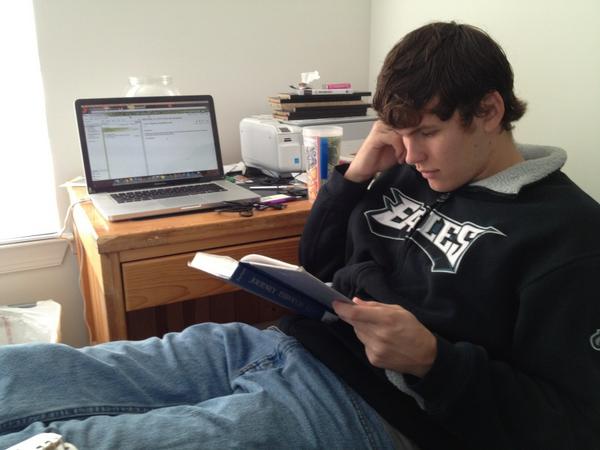 ztalley32's tweet photo. Studying do hard! http://t.co/VihmyPkJ