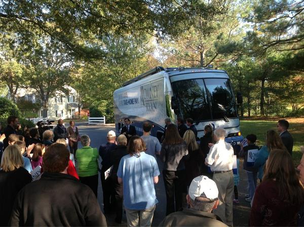VAVictory2012's tweet photo. Tx Leader Cantor! MT @Jmrhosborne N Chesterfield VA #RomneyRyan2012 supporters w @EricCantor @petesnyder @RomneyBus http://t.co/mxOouXzA