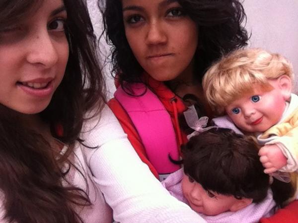 majozm_6's tweet image. Sacando fotos a lo menso con mi amiga #lesslie :) te amo