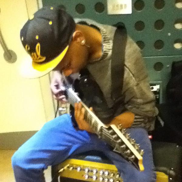 _KaioKenny's tweet image. Coz once i&apos;m with my #Stringz, for that moment nothing matters