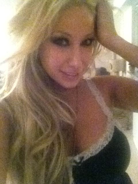 Maybe 20 minHttp://ginalynncammodels.com http://t.co/pyUmTgM9