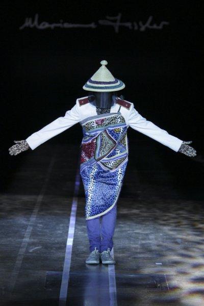 SamsungMobileSA's tweet image. Take a bow for #MarianneFassler and her retro depiction of Africa #BlueThread #MBFWAFRICA @SamsungMobiAfr