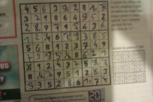 ApiKhaf's tweet image. Mon premier Sudoku! Vive les cours de #Biomaths