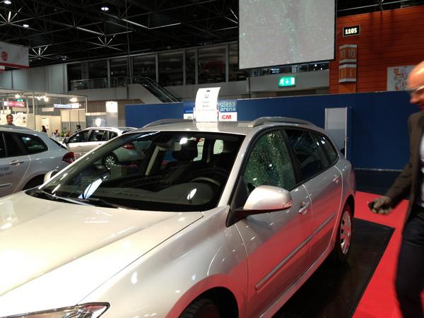 IntMastFitComp's tweet image. Start of 2 days The International Master Fitter Competition by breaking door window #IntMastFitComp. 
#TM1