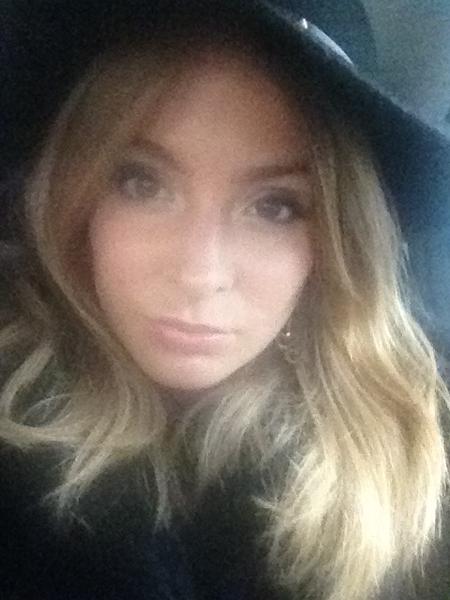 millsmackintosh's tweet photo. On my way to filming with my portobello lashes on! Get yours here http://t.co/5Q8TxdRh #millieslashes http://t.co/nbEc5Fft