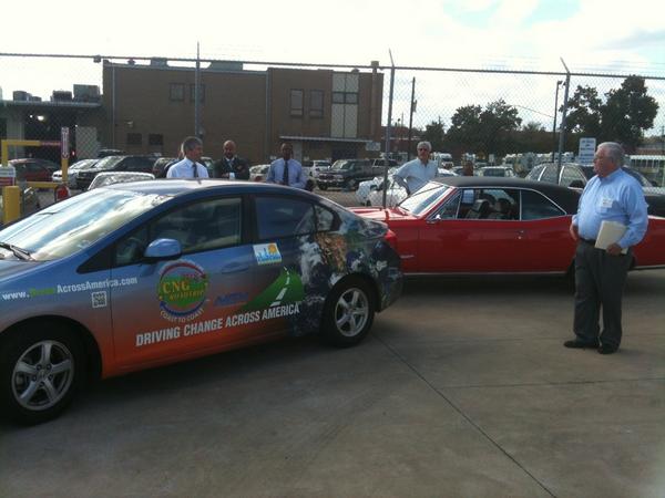 jgoverly's tweet photo. RT @Route66GoatGas GreenAcrossAmerica stops in B'ham! Happy Trails http://t.co/oSAnXllj8d I believe that is THE Mark Bentley...