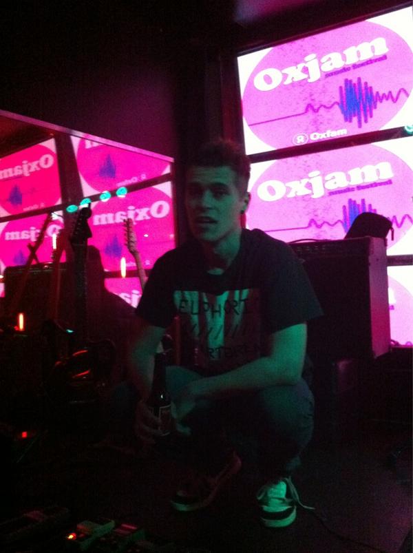 OxjamCircus's tweet photo. Doors are now OPEN!!!! @calmasthecolour getting ready to play http://t.co/KoA247Ld