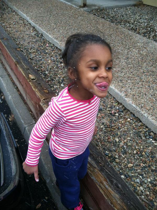 CJsGEM's tweet image. Cay is definitely her Dad's twin. She does not like the hot weather but lives the snow.