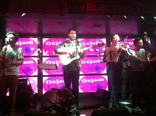 OxjamCircus's tweet photo. @MattNandtheMoon take to the stage. Brining our show to a close http://t.co/bx7jbRi3