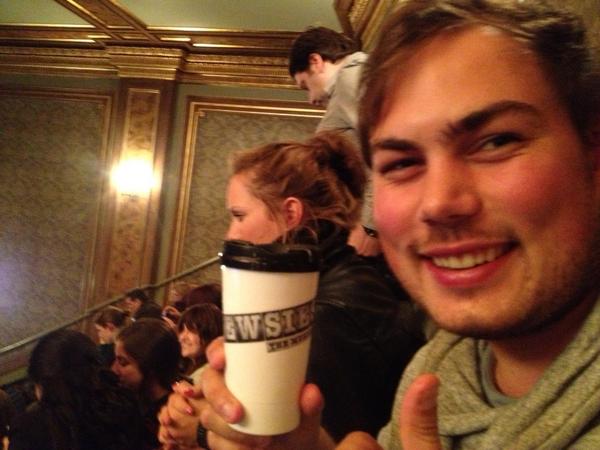 BeullensBart's tweet photo. Mully @ broadway #newsies http://t.co/Gq5z1hue