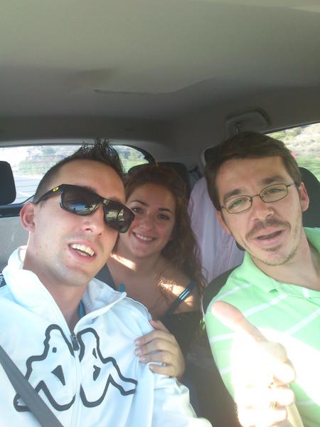 CheLe__14's tweet photo. Llegando con la cuadrilla....objetivo conseguido ...picio @MariaMery28 http://t.co/O7owHtn7