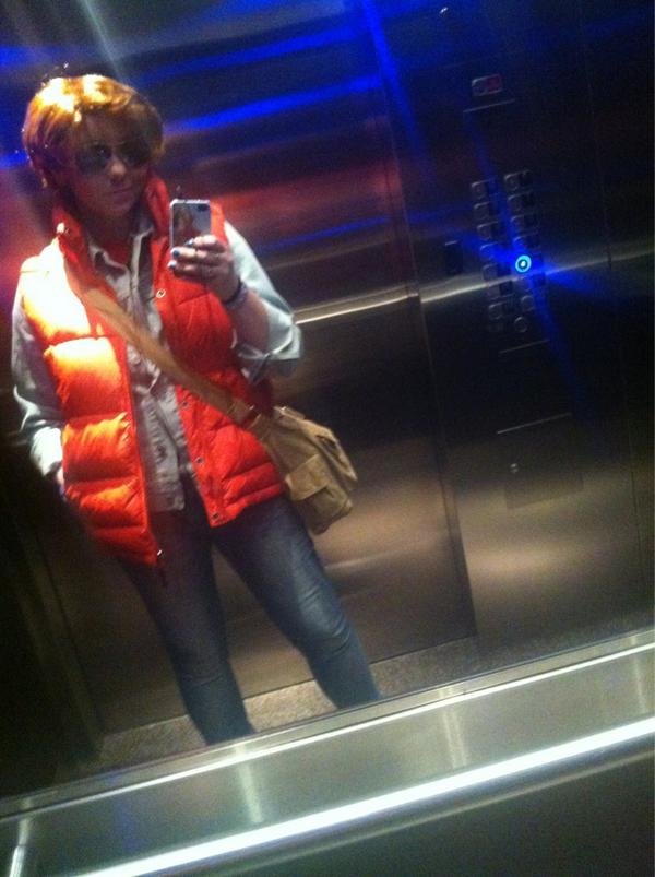 xcarex's tweet image. In the elevator, en route to #halcon2012   Weekend starts now.