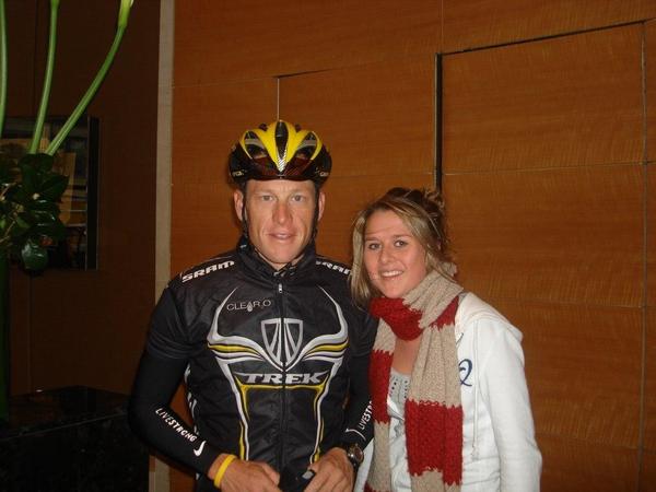 billrosslare's tweet photo. @AnnaLouKel watch out who you are mixing with tonight anna http://t.co/7xRoRpp4