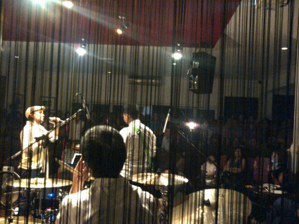 Tompi Holics tweet media