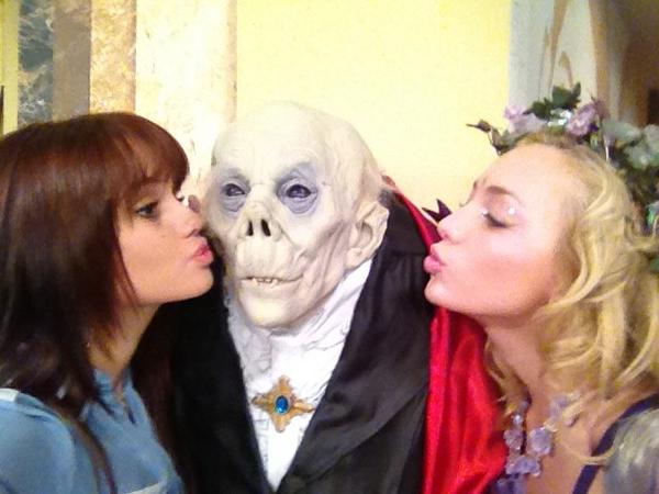 MisterKipling's tweet photo. Halloween inspires some odd human behavior... http://t.co/9fFzMxIw