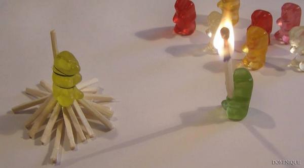 littlewisehen's tweet photo. Habe mal eine Episode aus der katholischen Kirchengeschichte nachgestellt... 

http://t.co/mVT2pice