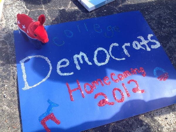 TJdemsdonkey's tweet photo. The obvious star of the parade. http://t.co/LrlCo2YP